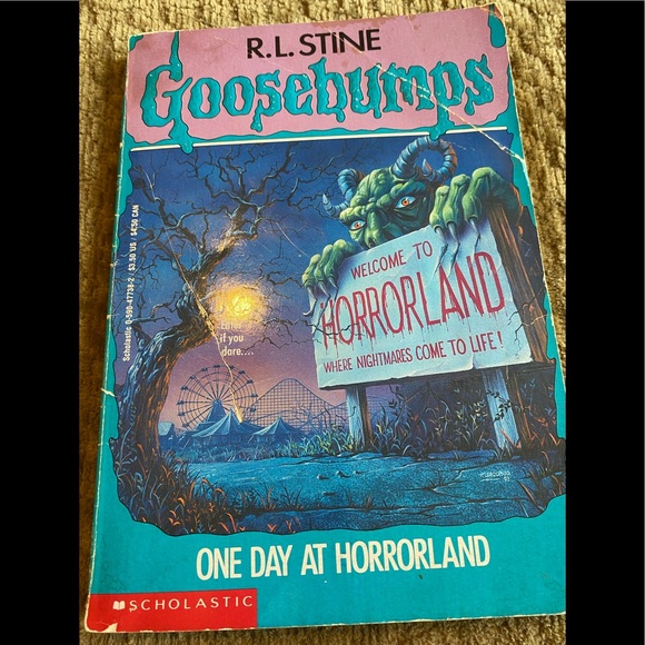 Goosebumps Welcome To Horror Land Soft Cover Book - Picture 1 of 7